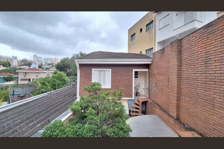 Casa à venda com 328m², 4 quartos e 6 vagas Casa à venda com 328m², 4 quartos e 6 vagasVista
