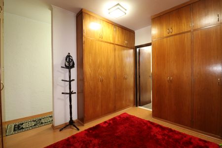 Casa à venda com 328m², 4 quartos e 6 vagasSuíte 2