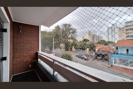 Casa à venda com 328m², 4 quartos e 6 vagas Casa à venda com 328m², 4 quartos e 6 vagasVaranda Suite 1