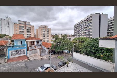 Casa à venda com 328m², 4 quartos e 6 vagas Casa à venda com 328m², 4 quartos e 6 vagasVista