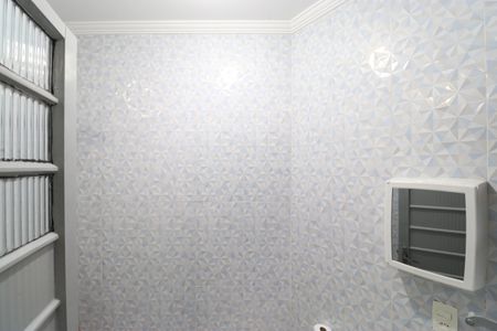 Casa à venda com 328m², 4 quartos e 6 vagasBanheiro de serviço