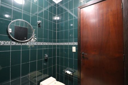 Casa à venda com 328m², 4 quartos e 6 vagasLavabo