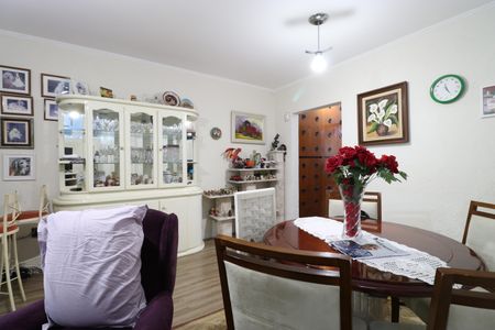 Casa à venda com 328m², 4 quartos e 6 vagasSala 1