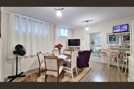 Casa à venda com 328m², 4 quartos e 6 vagas Casa à venda com 328m², 4 quartos e 6 vagasSala 1