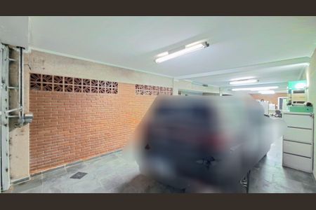 Casa à venda com 328m², 4 quartos e 6 vagas Casa à venda com 328m², 4 quartos e 6 vagasGaragem