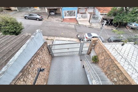 Casa à venda com 328m², 4 quartos e 6 vagas Casa à venda com 328m², 4 quartos e 6 vagasVaranda