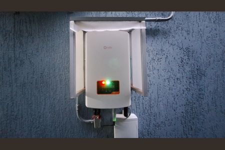 Casa à venda com 328m², 4 quartos e 6 vagas Casa à venda com 328m², 4 quartos e 6 vagasEnergia Solar