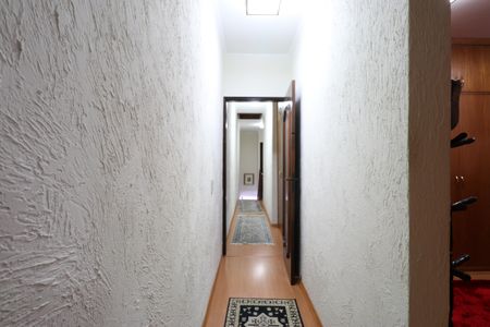 Casa à venda com 328m², 4 quartos e 6 vagasCorredor