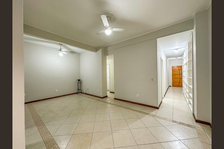 Apartamento à venda com 122m², 3 quartos e 1 vaga Apartamento à venda com 122m², 3 quartos e 1 vagaSala