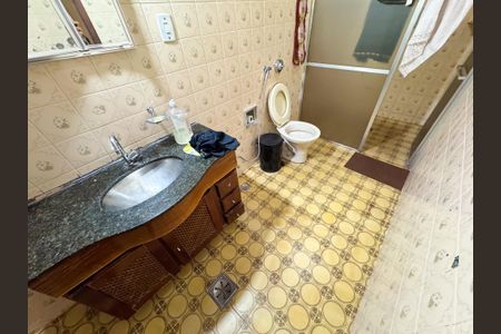 Casa à venda com 370m², 4 quartos e 9 vagasBanheiro Social