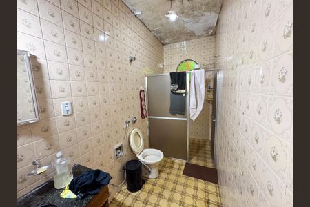 Casa à venda com 370m², 4 quartos e 9 vagasBanheiro Social