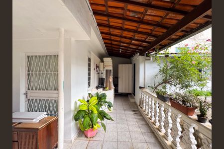 Casa à venda com 370m², 4 quartos e 9 vagasVaranda