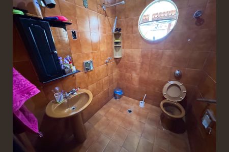 Casa à venda com 370m², 4 quartos e 9 vagasBanheiro Corredor