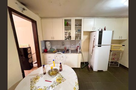 Casa à venda com 370m², 4 quartos e 9 vagasCozinha 2