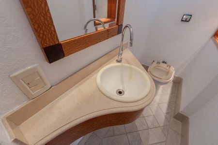 Apartamento à venda com 150m², 4 quartos e 1 vaga Apartamento à venda com 150m², 4 quartos e 1 vagaLavabo