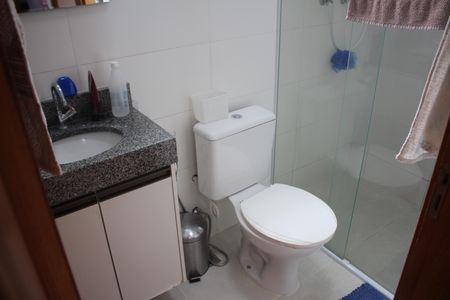 Casa à venda com 110m², 3 quartos e 2 vagasSuíte Banheiro