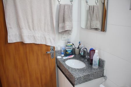 Casa à venda com 110m², 3 quartos e 2 vagasSuíte Banheiro