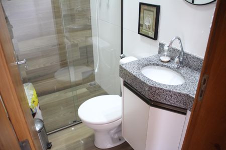 Casa à venda com 110m², 3 quartos e 2 vagasBanheiro Social