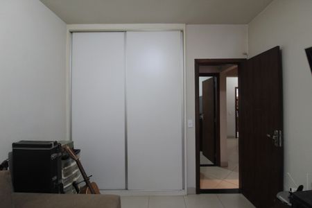 Apartamento à venda com 91m², 3 quartos e 2 vagasQuarto 2