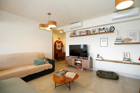 Apartamento à venda com 120m², 3 quartos e 2 vagasSala