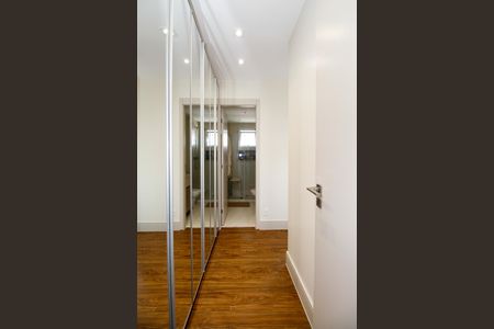 Apartamento à venda com 120m², 3 quartos e 2 vagasCloset da Suíte 1