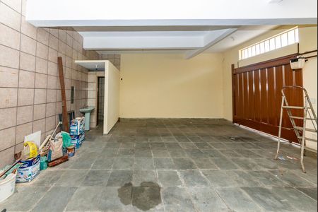 Casa à venda com 260m², 3 quartos e 4 vagas Casa à venda com 260m², 3 quartos e 4 vagasGaragem - Loja