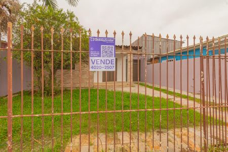 Casa à venda com 380m², 2 quartos e 5 vagasPlaca instalada