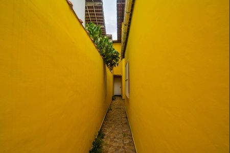 Casa à venda com 100m², 2 quartos e 2 vagas Casa à venda com 100m², 2 quartos e 2 vagasQuintal