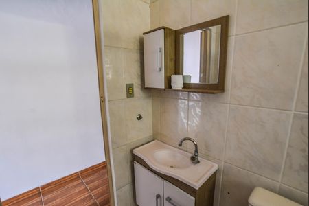 Casa à venda com 100m², 2 quartos e 2 vagas Casa à venda com 100m², 2 quartos e 2 vagasBanheiro da Suíte