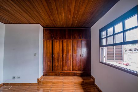 Casa à venda com 100m², 2 quartos e 2 vagas Casa à venda com 100m², 2 quartos e 2 vagasSuíte