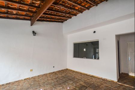 Casa à venda com 100m², 2 quartos e 2 vagas Casa à venda com 100m², 2 quartos e 2 vagasGaragem
