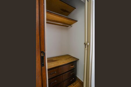 Casa à venda com 100m², 2 quartos e 2 vagas Casa à venda com 100m², 2 quartos e 2 vagasSuíte