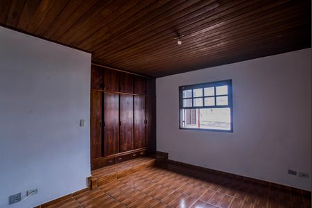 Casa à venda com 100m², 2 quartos e 2 vagas Casa à venda com 100m², 2 quartos e 2 vagasSuíte