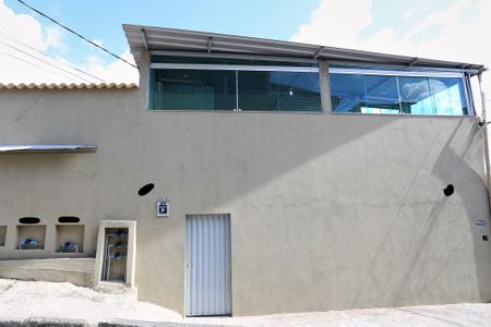 Casa para alugar com 250m², 3 quartos e 2 vagas Casa para alugar com 250m², 3 quartos e 2 vagasFachada