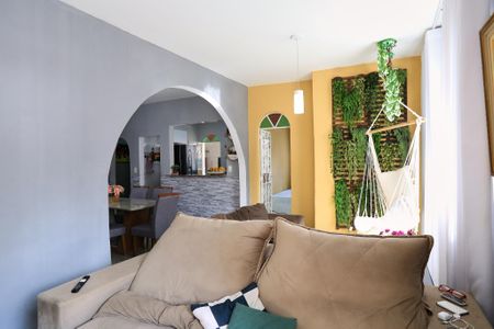 Casa para alugar com 250m², 3 quartos e 2 vagas Casa para alugar com 250m², 3 quartos e 2 vagasSala