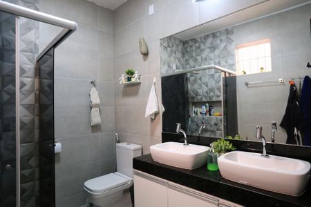 Casa para alugar com 250m², 3 quartos e 2 vagas Casa para alugar com 250m², 3 quartos e 2 vagasSuíte 2 Banheiro