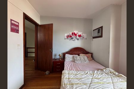 Casa à venda com 200m², 3 quartos e 3 vagasSuíte