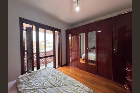 Casa à venda com 200m², 3 quartos e 3 vagasSuíte