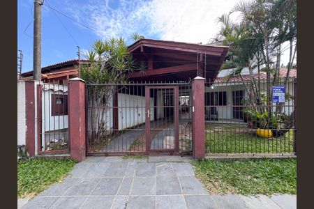 Casa à venda com 200m², 3 quartos e 3 vagasFachada 