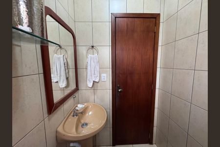 Casa à venda com 200m², 3 quartos e 3 vagasBanheiro