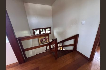 Casa à venda com 200m², 3 quartos e 3 vagasCorredor para os Quartos 