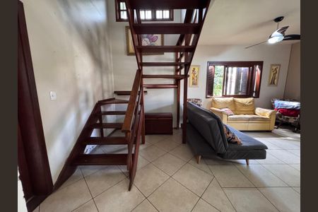 Casa à venda com 200m², 3 quartos e 3 vagasSala