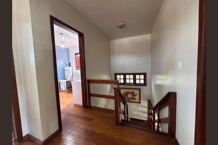 Casa à venda com 200m², 3 quartos e 3 vagasCorredor para os Quartos 