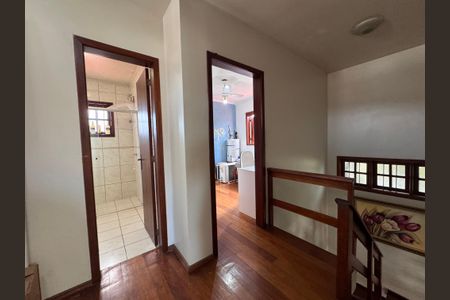 Casa à venda com 200m², 3 quartos e 3 vagasCorredor para os Quartos 