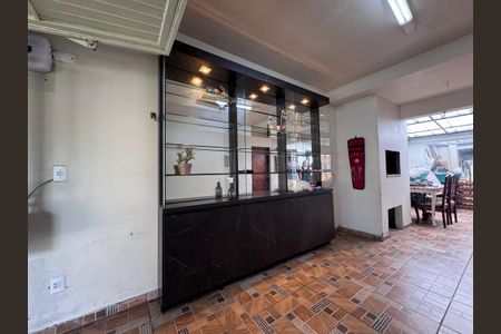 Casa à venda com 200m², 3 quartos e 3 vagasÁrea de Serviço