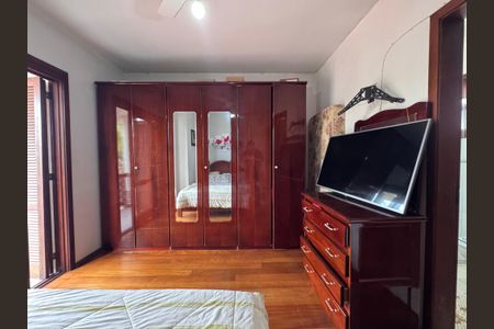 Casa à venda com 200m², 3 quartos e 3 vagasSuíte