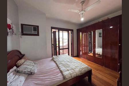 Casa à venda com 200m², 3 quartos e 3 vagasSuíte