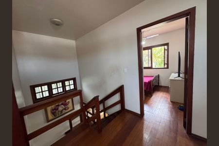 Casa à venda com 200m², 3 quartos e 3 vagasCorredor para os Quartos 