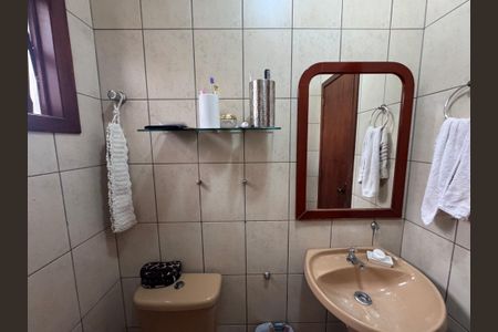 Casa à venda com 200m², 3 quartos e 3 vagasBanheiro