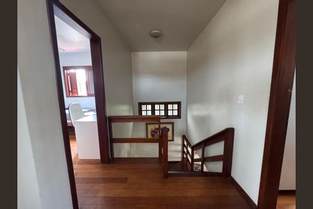Casa à venda com 200m², 3 quartos e 3 vagasCorredor para os Quartos 